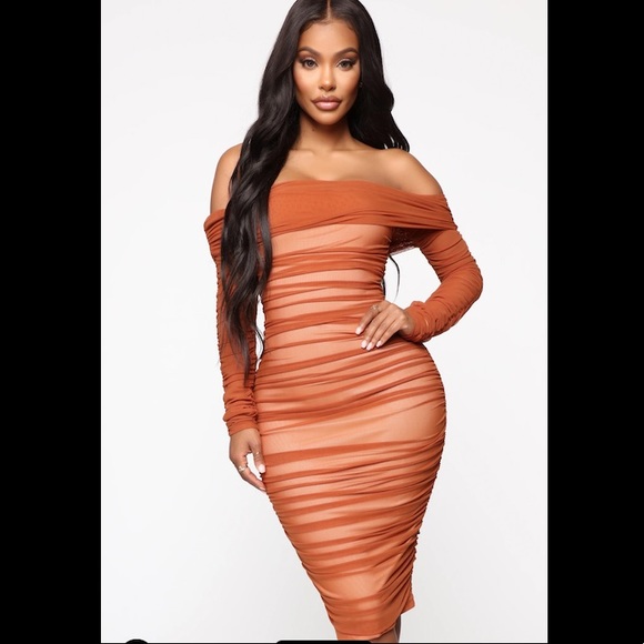 Ready In A Ruched Off Shoulder Midi Dress - Picture 2 of 10